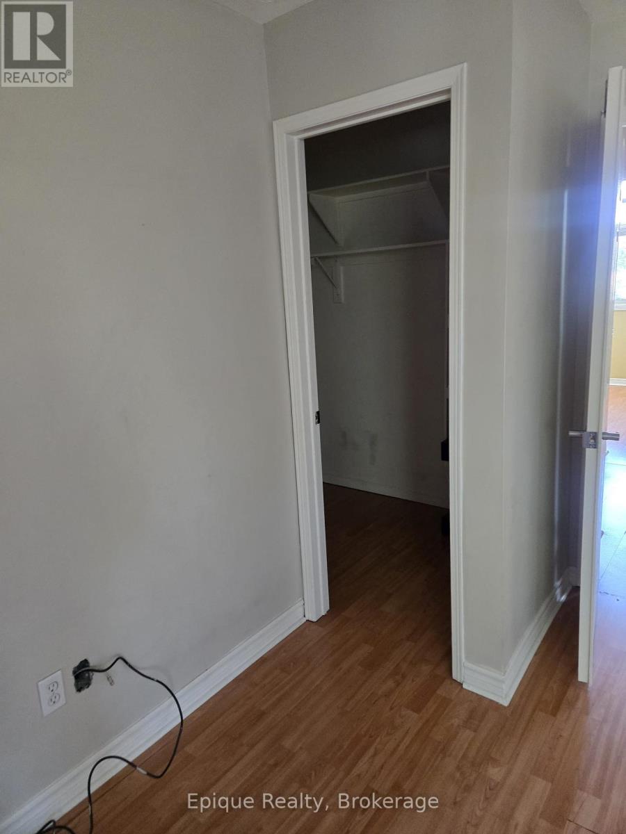 3850 Cedar Hedge Rise, Mississauga, Ontario  L5N 6X2 - Photo 4 - W12441941