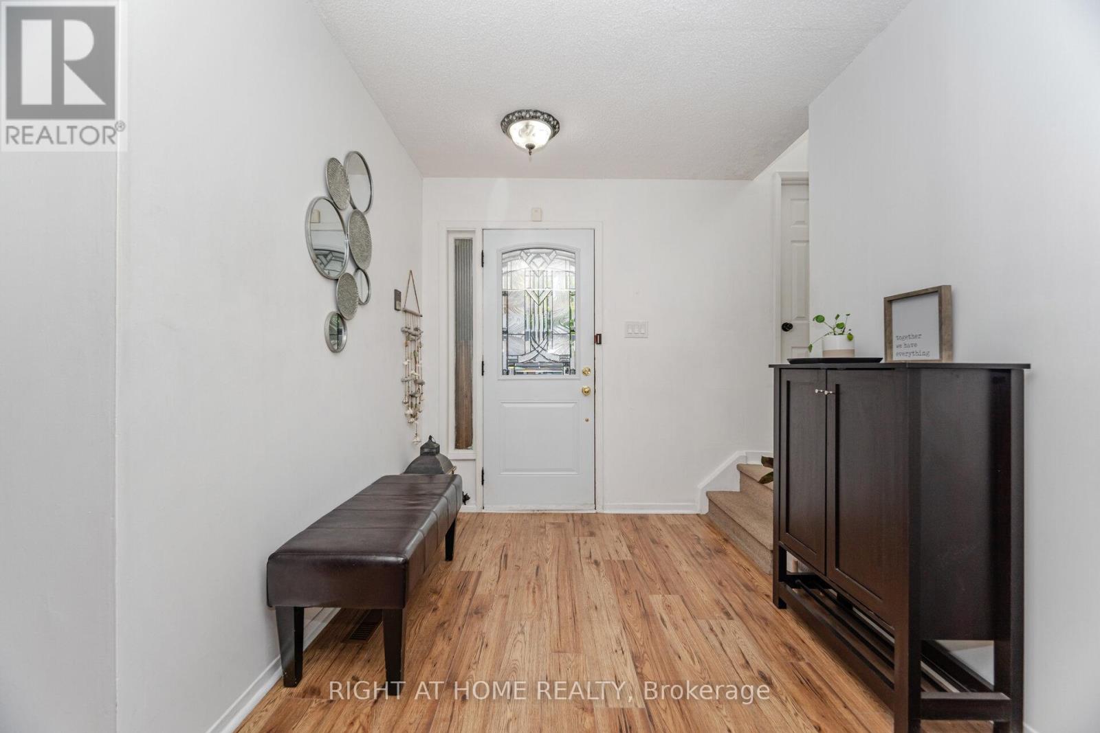 7 - 453 Woodview Road, Burlington, Ontario  L7N 2Z9 - Photo 3 - W12441955