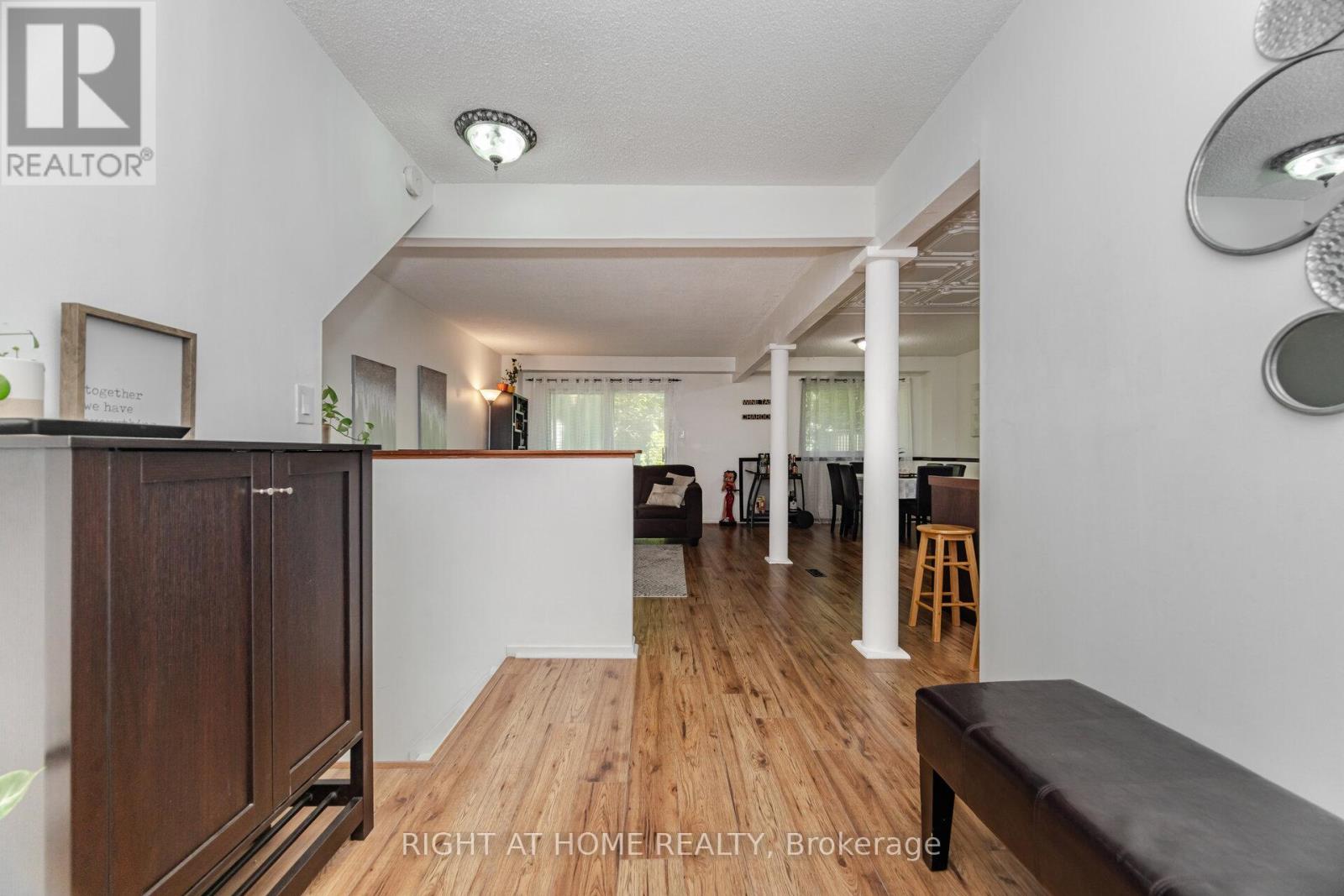 7 - 453 Woodview Road, Burlington, Ontario  L7N 2Z9 - Photo 4 - W12441955