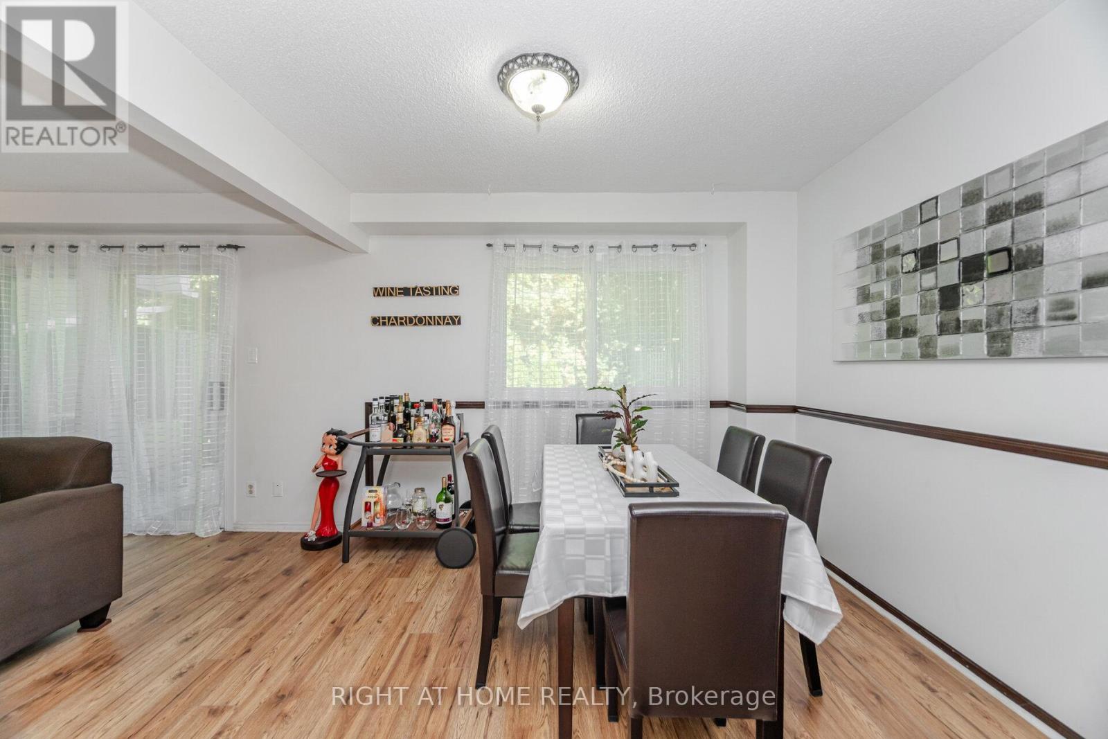 7 - 453 Woodview Road, Burlington, Ontario  L7N 2Z9 - Photo 9 - W12441955