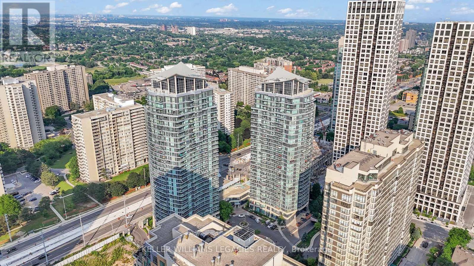 2013 - 33 ELM DRIVE W, Mississauga, Ontario
