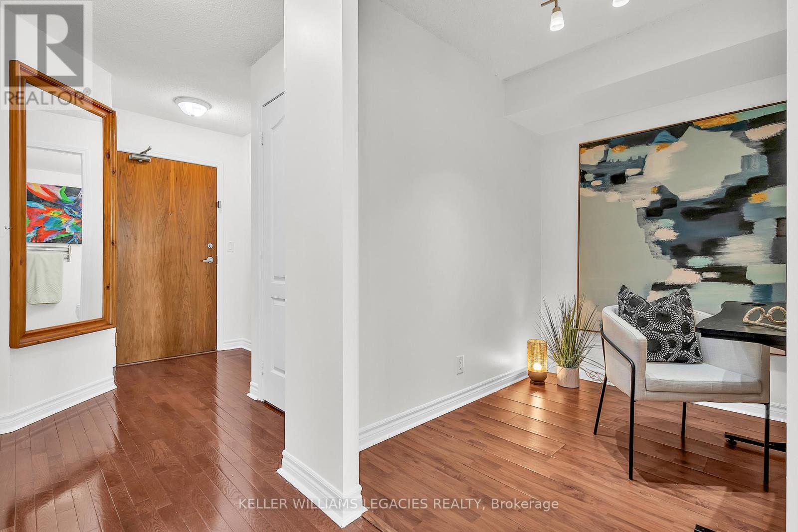 2013 - 33 Elm Drive W, Mississauga, Ontario  L5B 4L2 - Photo 10 - W12441956