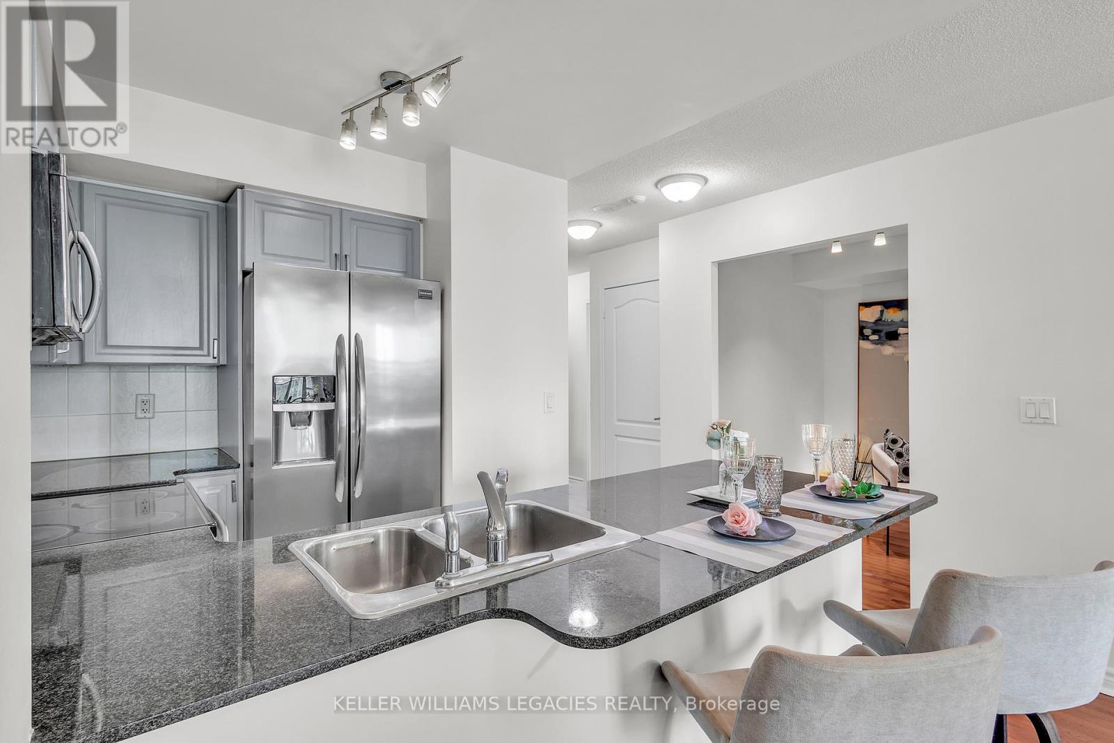 2013 - 33 Elm Drive W, Mississauga, Ontario  L5B 4L2 - Photo 16 - W12441956
