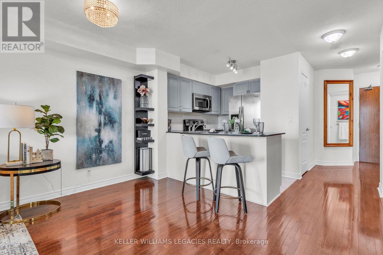 2013 - 33 Elm Drive W, Mississauga, Ontario  L5B 4L2 - Photo 17 - W12441956