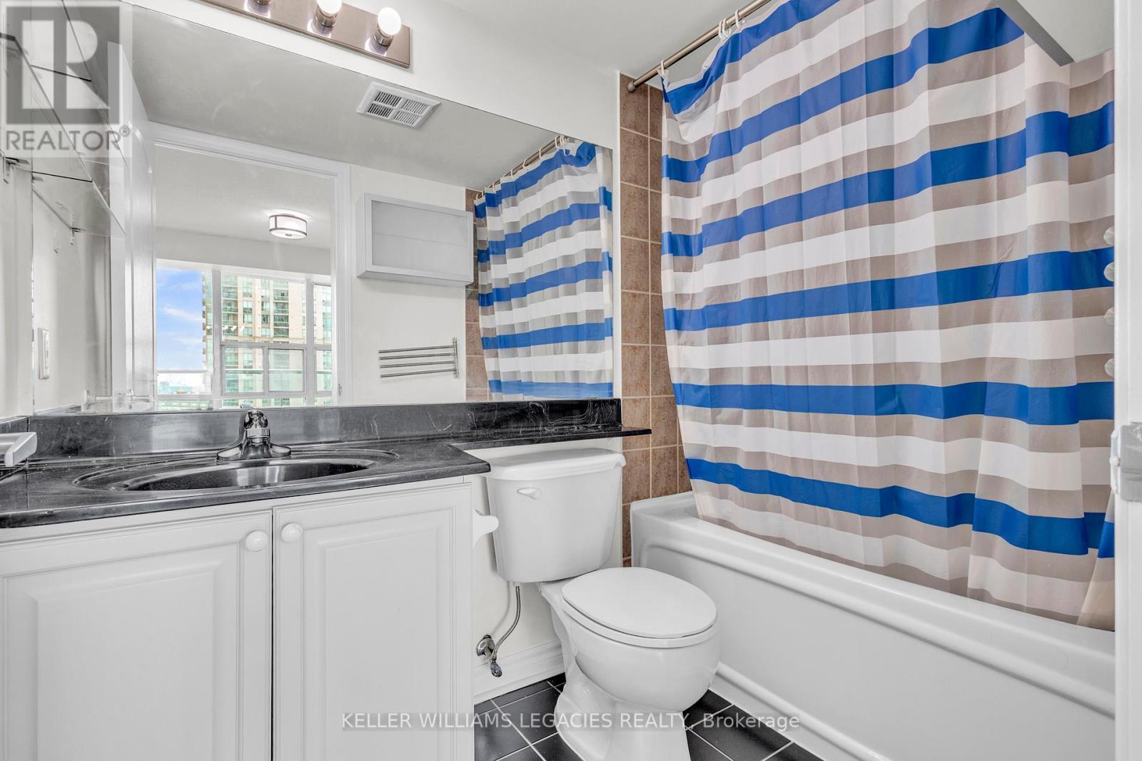 2013 - 33 Elm Drive W, Mississauga, Ontario  L5B 4L2 - Photo 24 - W12441956