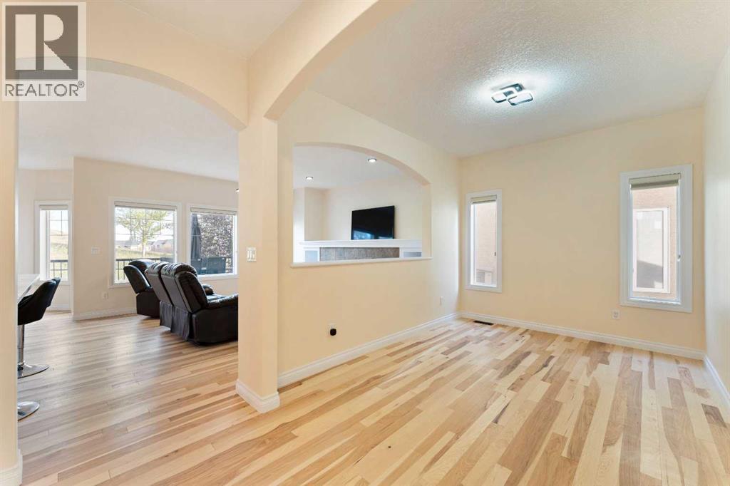 20 Sherwood Circle Nw, Calgary, Alberta  T3R 1R2 - Photo 7 - A2255657