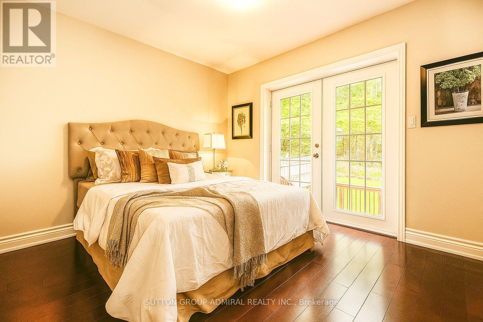 182 South Kingsway, Toronto, Ontario  M6S 3T7 - Photo 8 - W12441953