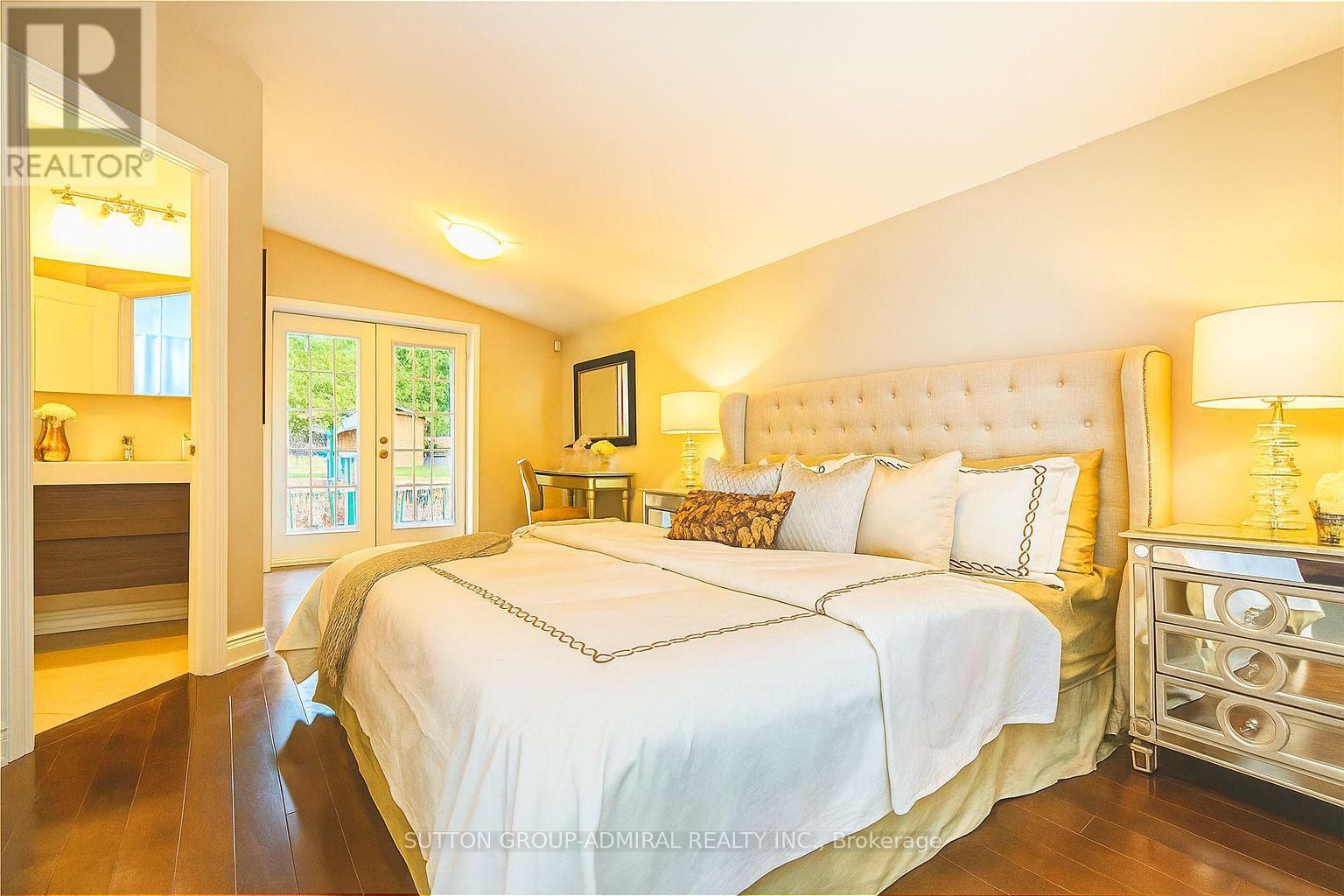182 South Kingsway, Toronto, Ontario  M6S 3T7 - Photo 10 - W12441953