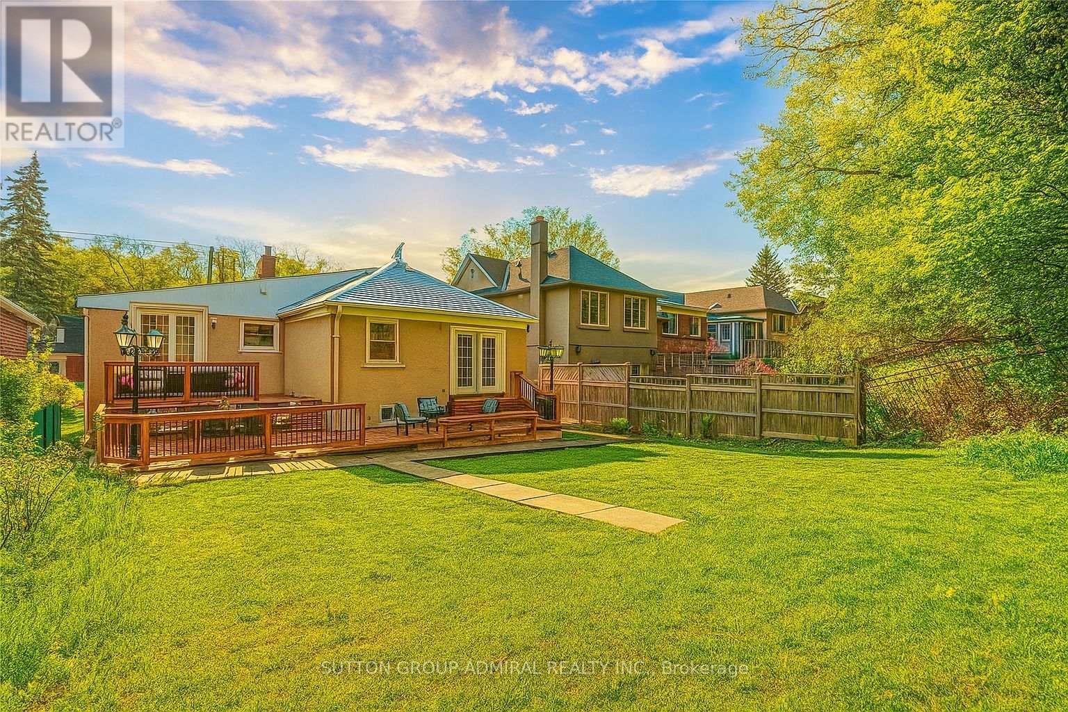 182 South Kingsway, Toronto, Ontario  M6S 3T7 - Photo 19 - W12441953