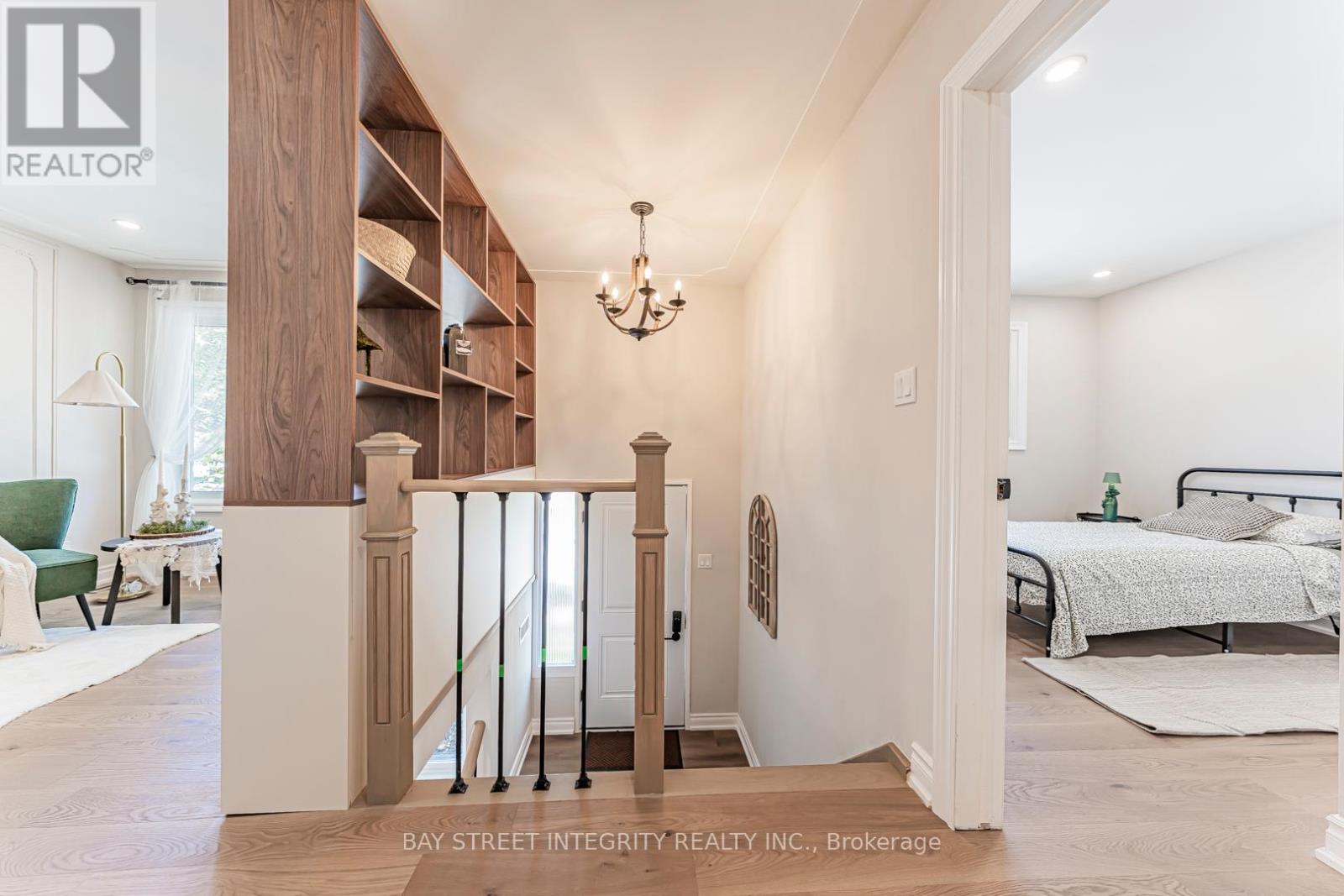 323 Clifton Road, Kitchener, Ontario  N2H 4W1 - Photo 10 - X12441936