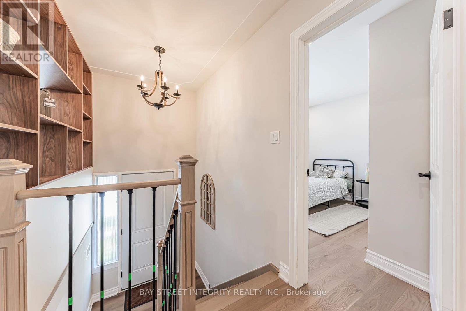 323 Clifton Road, Kitchener, Ontario  N2H 4W1 - Photo 11 - X12441936