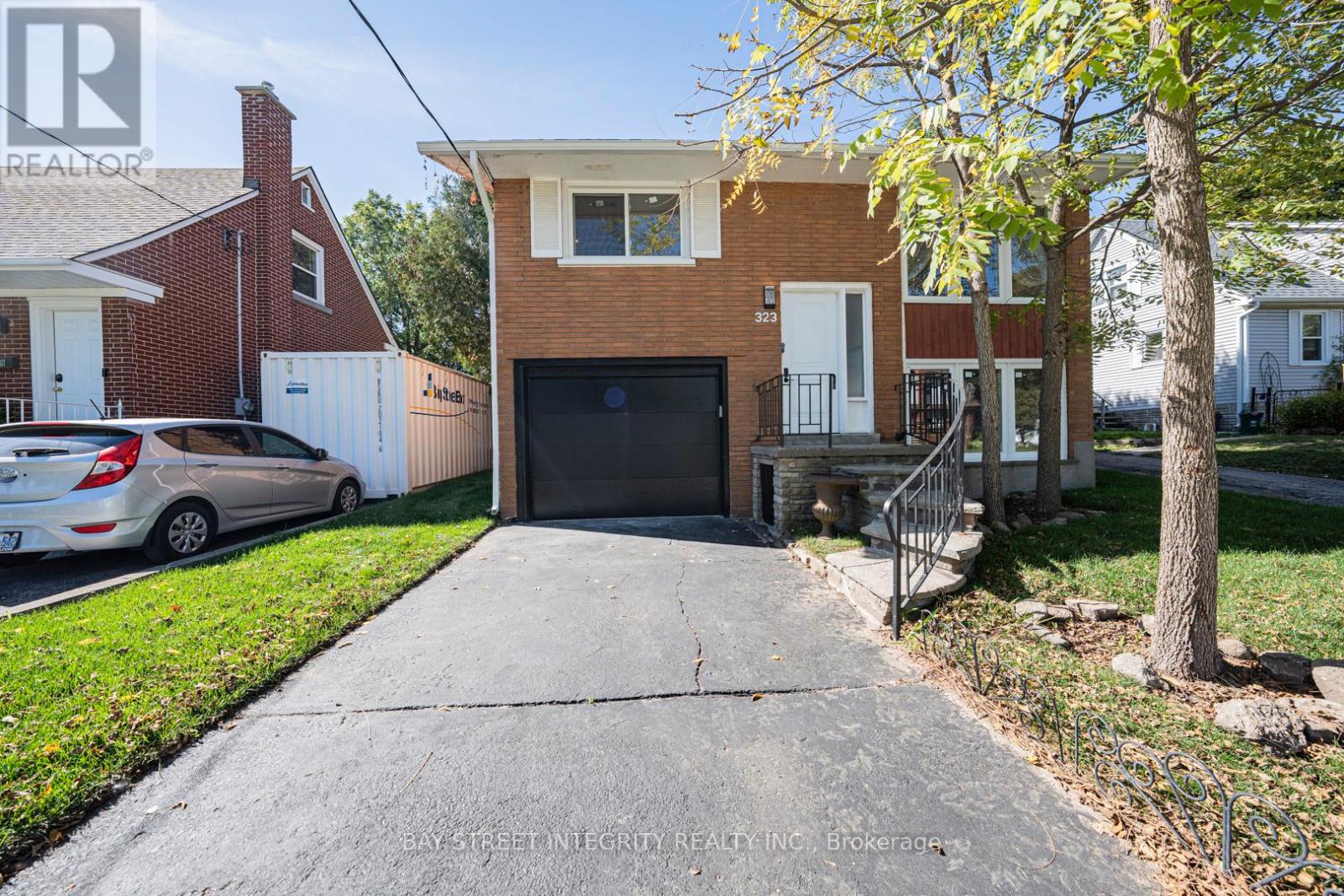 323 Clifton Road, Kitchener, Ontario  N2H 4W1 - Photo 2 - X12441936