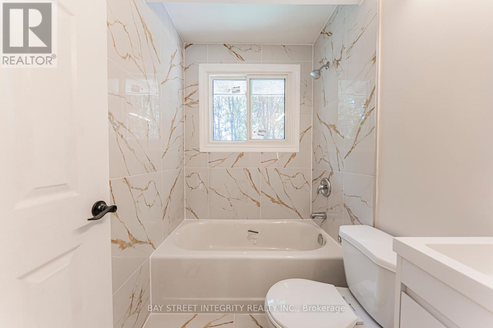 323 Clifton Road, Kitchener, Ontario  N2H 4W1 - Photo 25 - X12441936