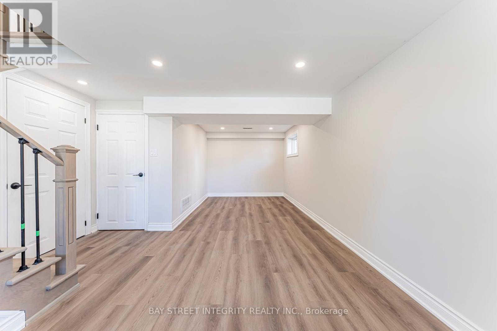 323 Clifton Road, Kitchener, Ontario  N2H 4W1 - Photo 34 - X12441936