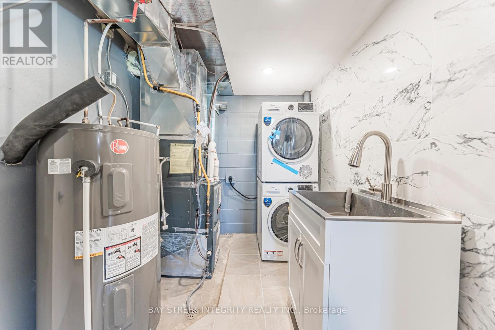 323 Clifton Road, Kitchener, Ontario  N2H 4W1 - Photo 43 - X12441936
