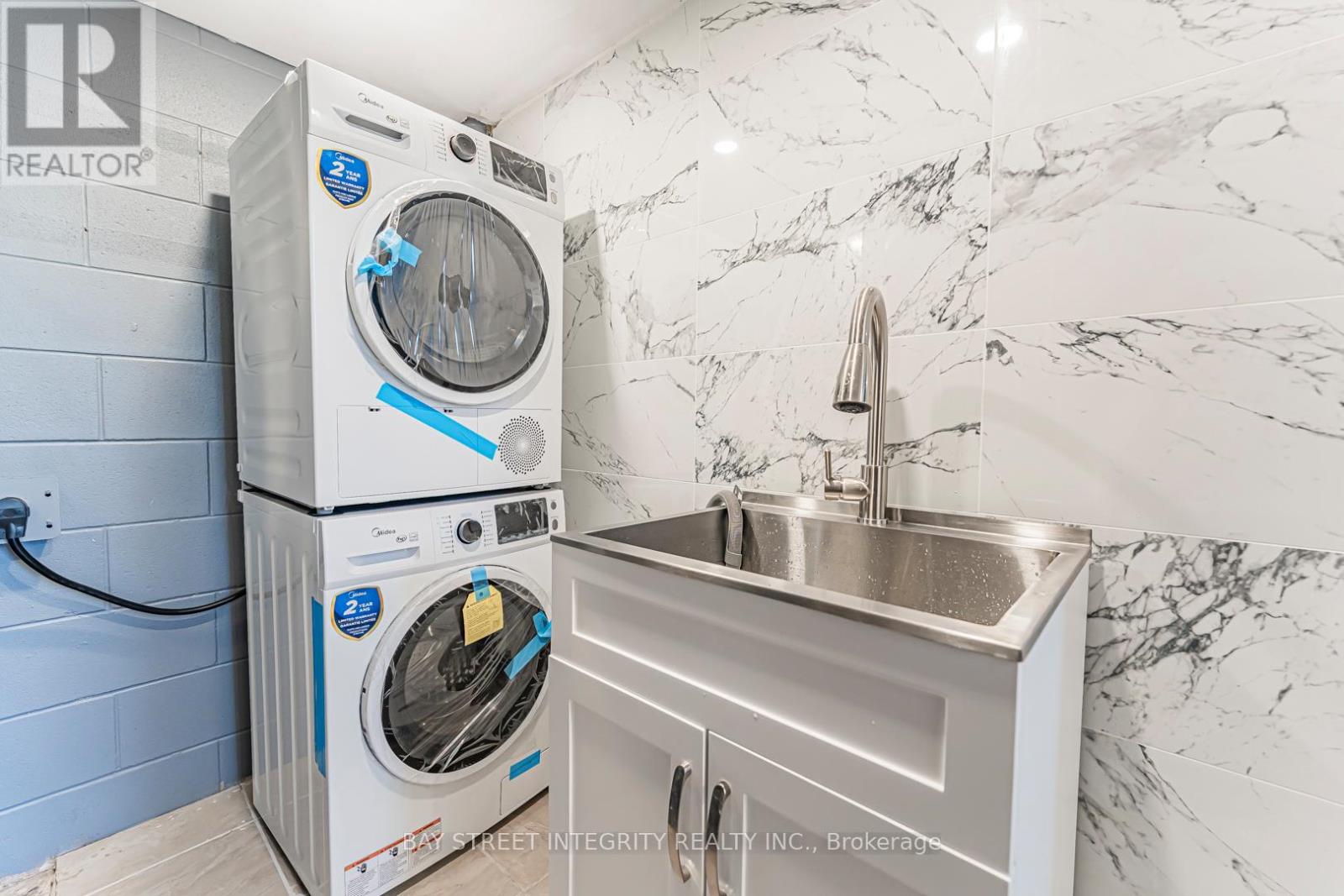 323 Clifton Road, Kitchener, Ontario  N2H 4W1 - Photo 44 - X12441936