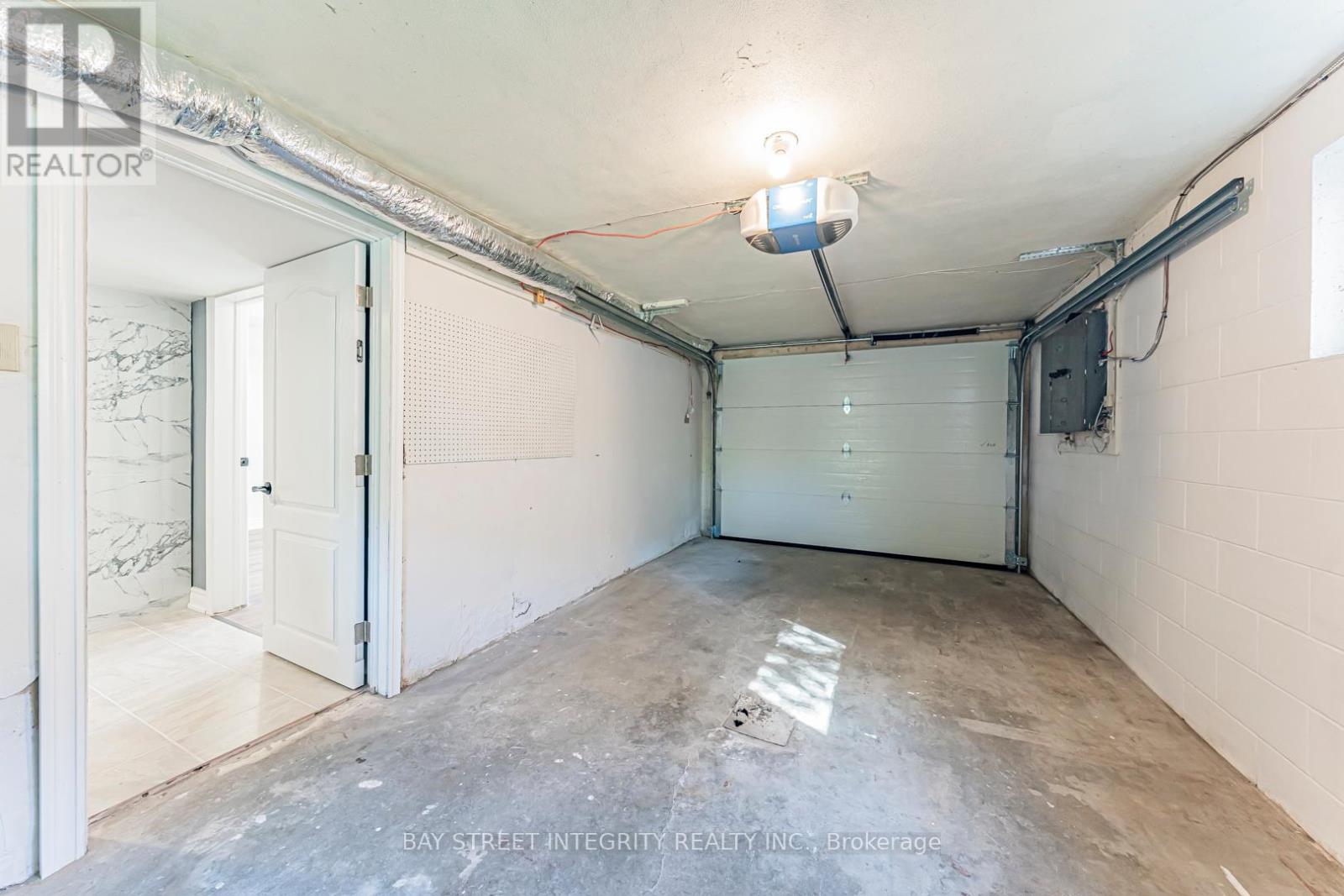 323 Clifton Road, Kitchener, Ontario  N2H 4W1 - Photo 46 - X12441936
