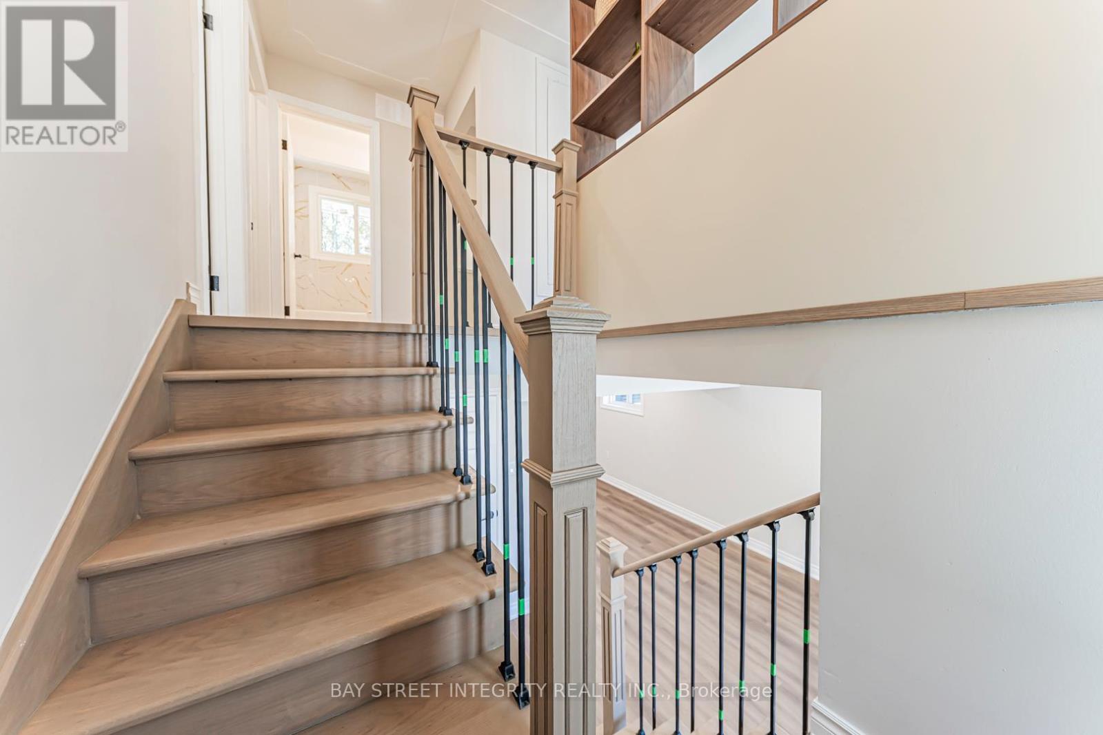 323 Clifton Road, Kitchener, Ontario  N2H 4W1 - Photo 6 - X12441936