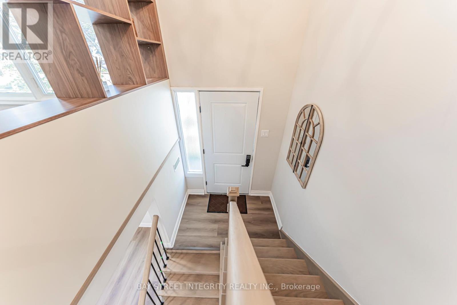 323 Clifton Road, Kitchener, Ontario  N2H 4W1 - Photo 7 - X12441936