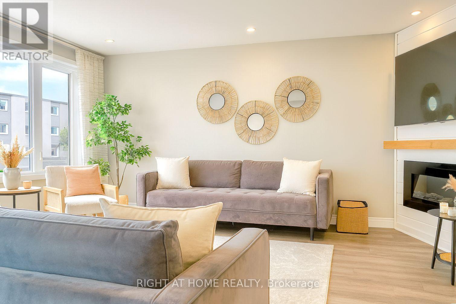 347 Zephyr Avenue, Ottawa, Ontario  K2B 5Z9 - Photo 7 - X12441971