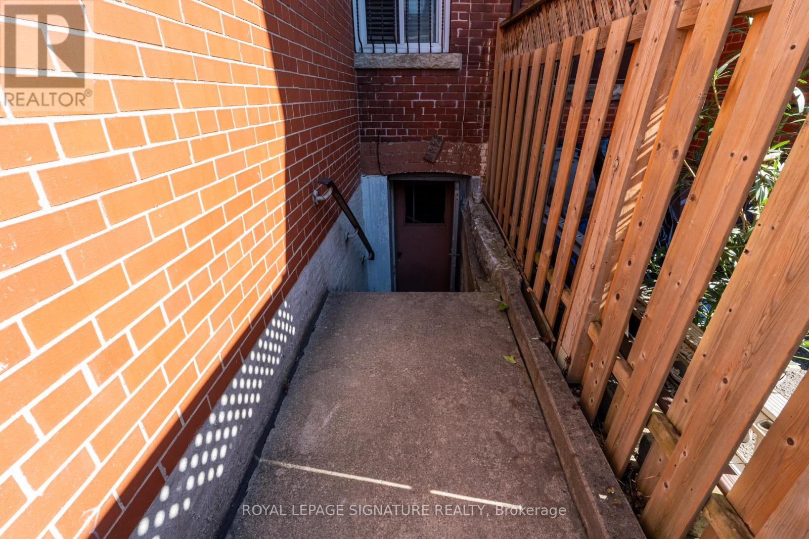 432 Crawford St Street, Toronto, Ontario  M6G 3J6 - Photo 17 - C12441962