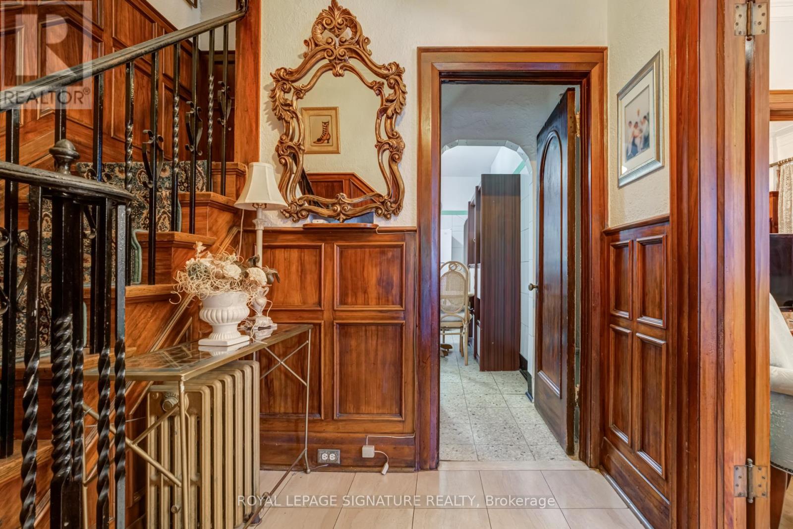 432 Crawford St Street, Toronto, Ontario  M6G 3J6 - Photo 2 - C12441962