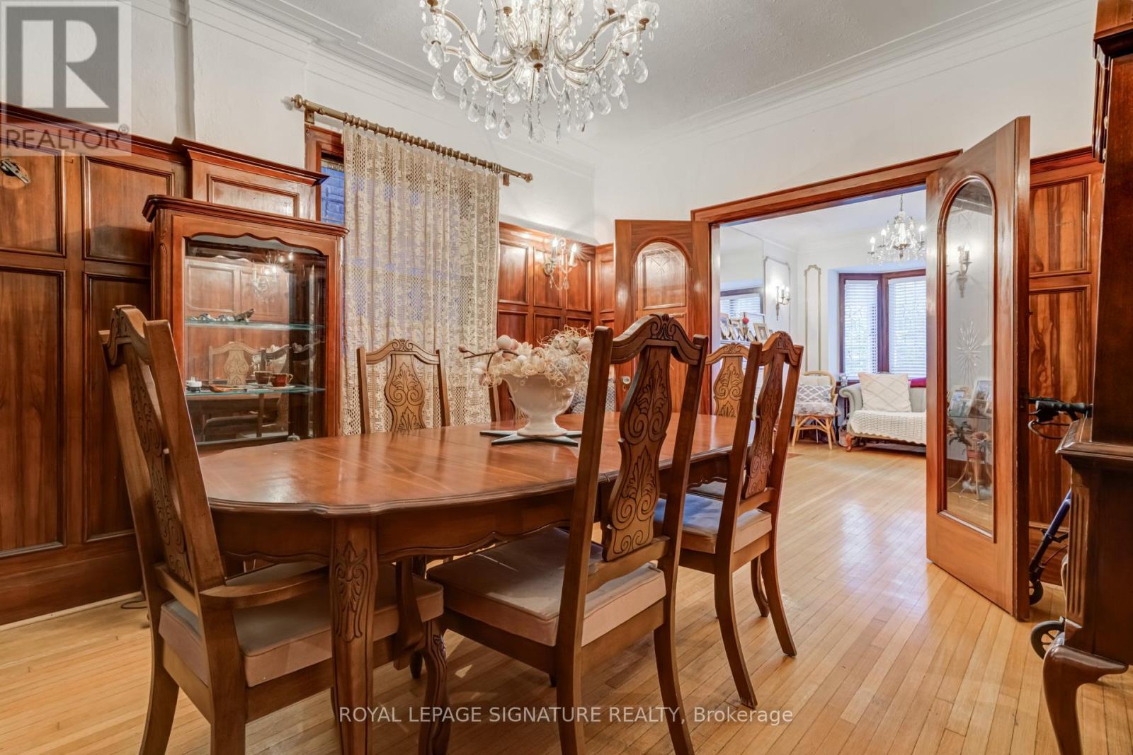 432 Crawford St Street, Toronto, Ontario  M6G 3J6 - Photo 5 - C12441962