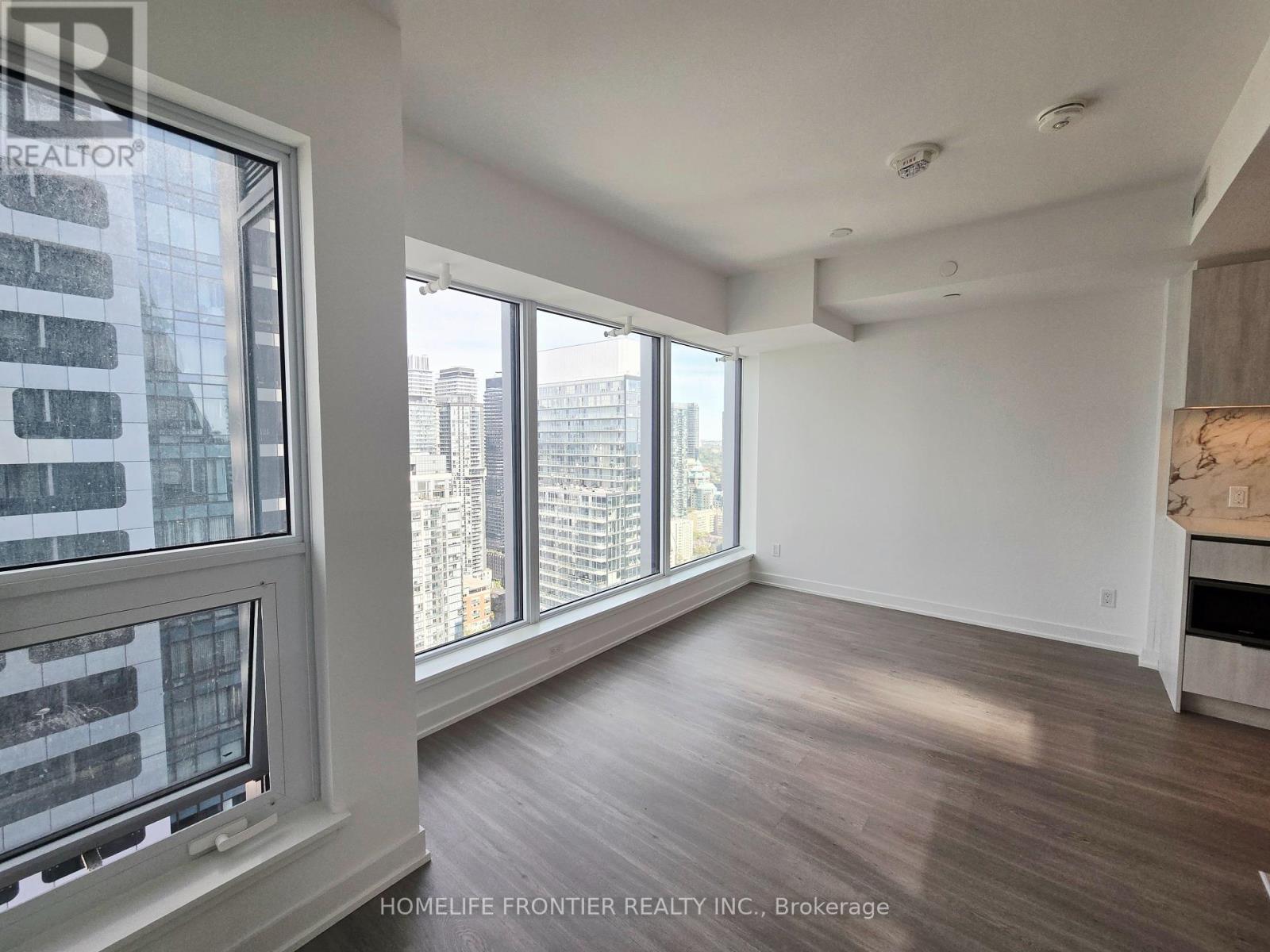 4807 - 8 WELLESLEY STREET W, Toronto, Ontario