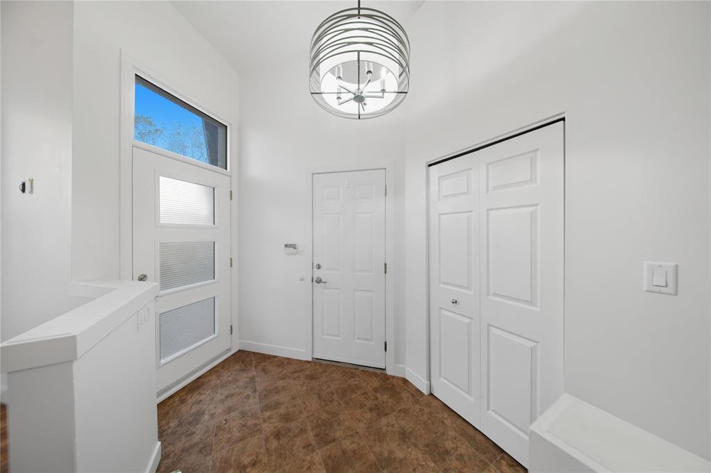 44 Prelest Place, Winnipeg, Manitoba  R2P 2R3 - Photo 2 - 202525750