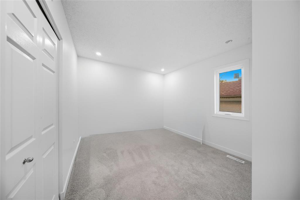 44 Prelest Place, Winnipeg, Manitoba  R2P 2R3 - Photo 24 - 202525750