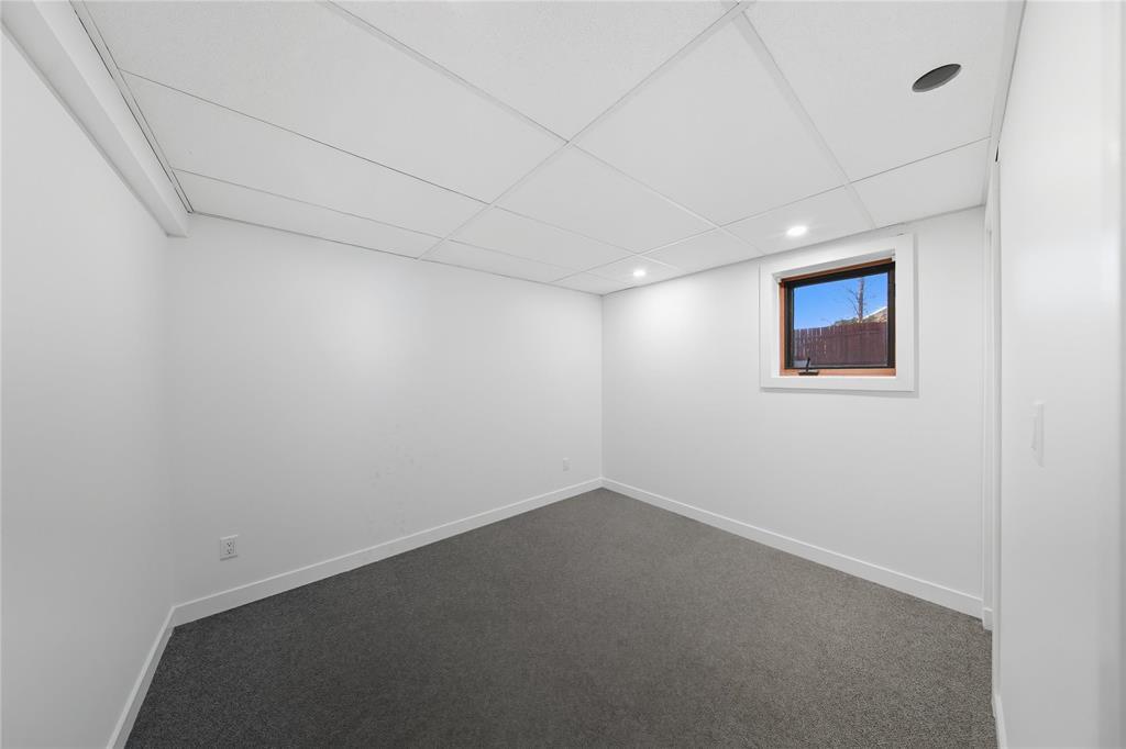 44 Prelest Place, Winnipeg, Manitoba  R2P 2R3 - Photo 32 - 202525750