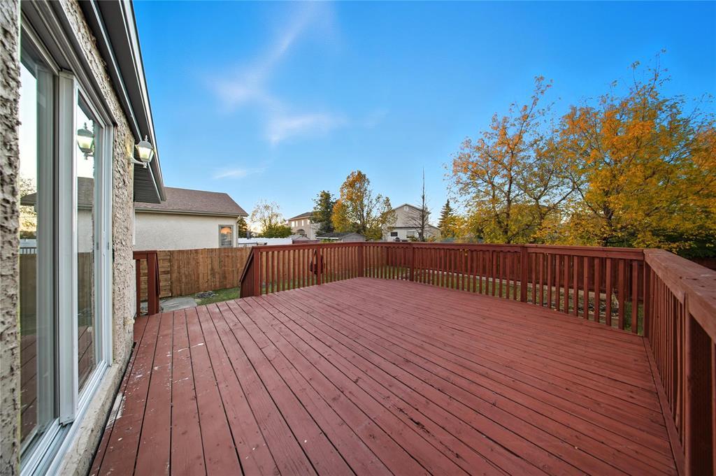 44 Prelest Place, Winnipeg, Manitoba  R2P 2R3 - Photo 37 - 202525750