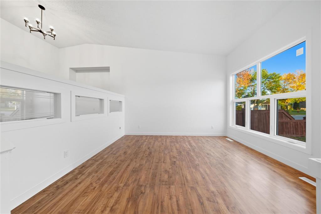 44 Prelest Place, Winnipeg, Manitoba  R2P 2R3 - Photo 6 - 202525750