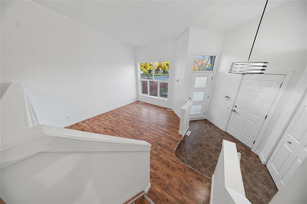 44 Prelest Place, Winnipeg, Manitoba  R2P 2R3 - Photo 8 - 202525750