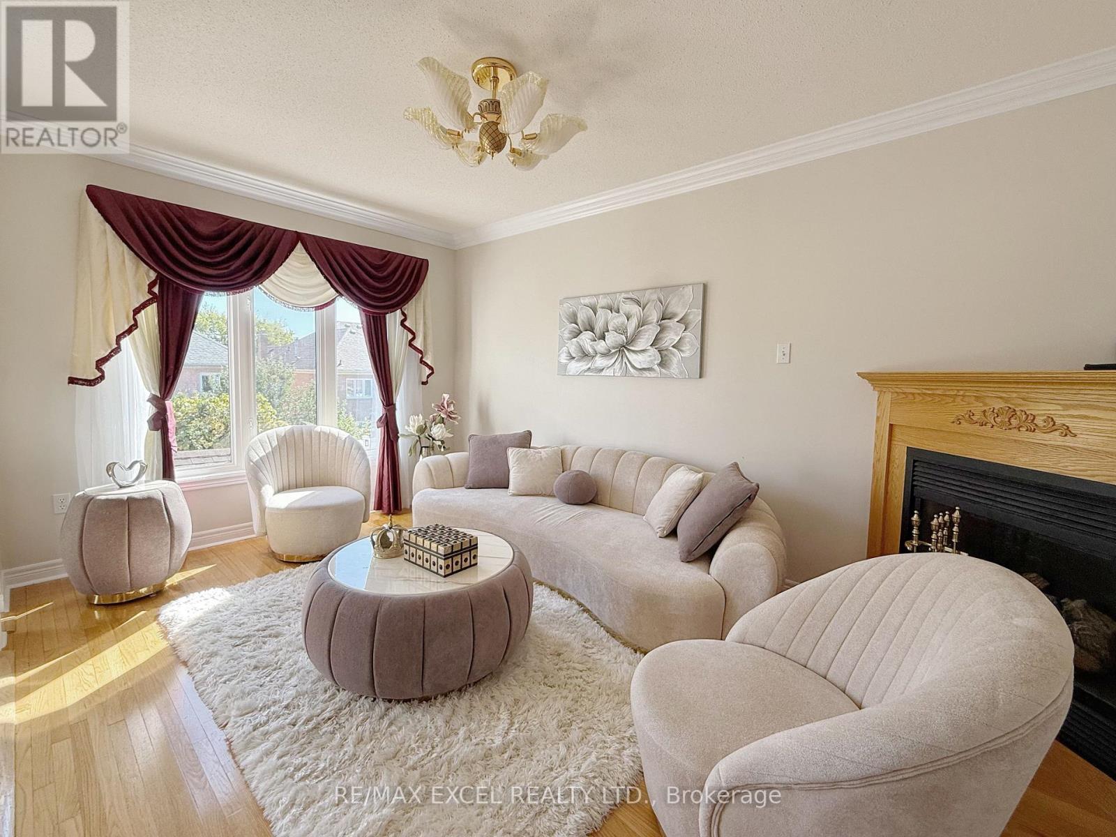 65 Falling River Drive, Richmond Hill, Ontario  L4S 2R3 - Photo 10 - N12439340