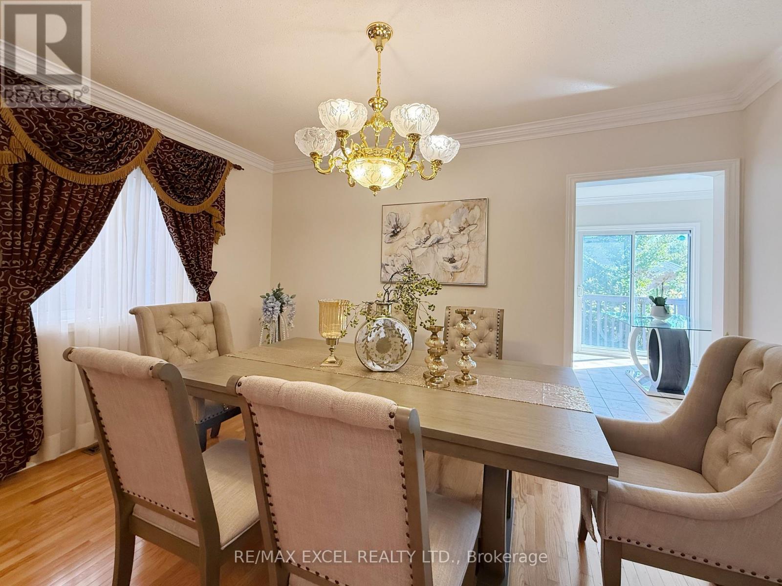 65 Falling River Drive, Richmond Hill, Ontario  L4S 2R3 - Photo 7 - N12439340