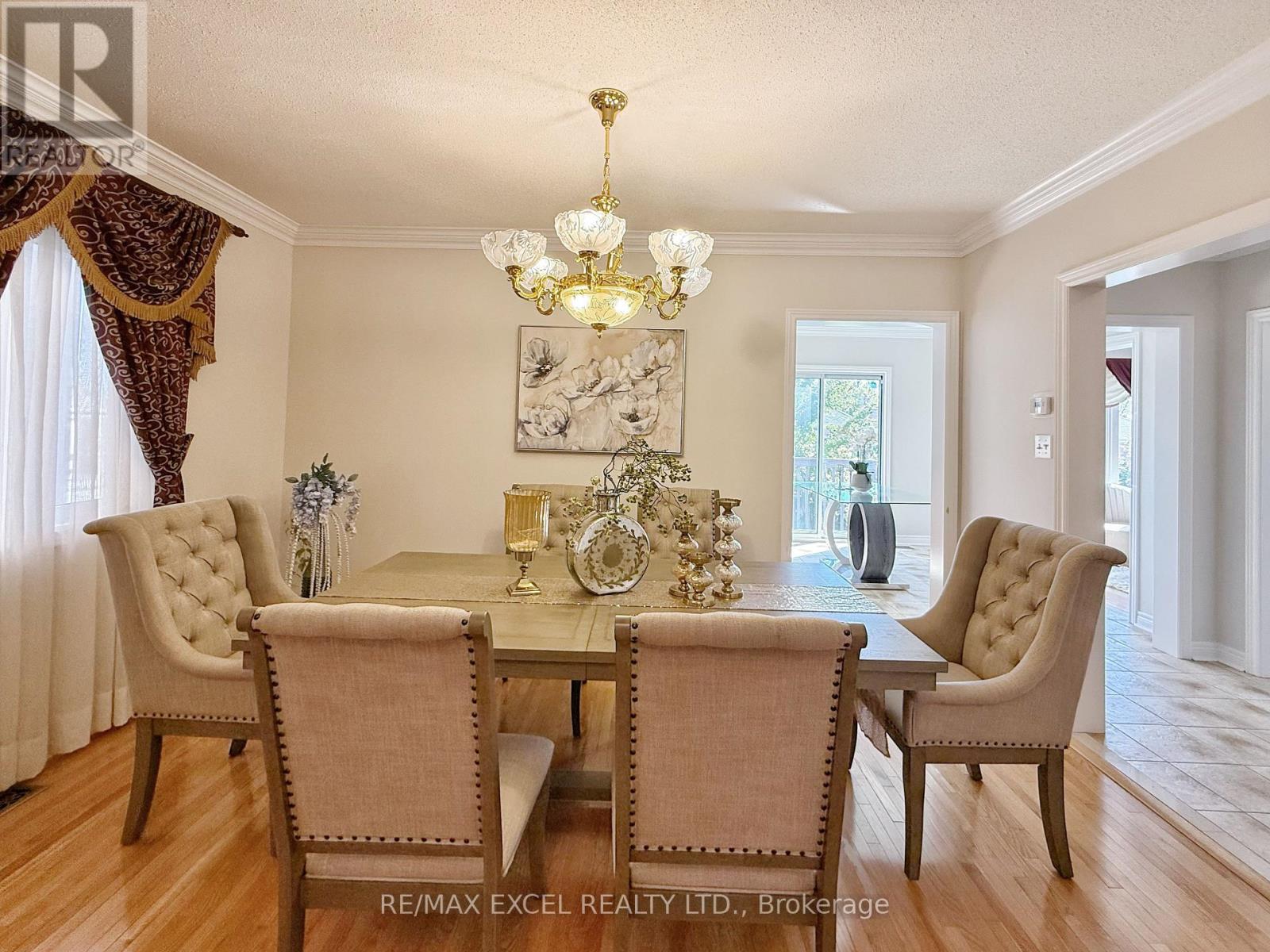 65 Falling River Drive, Richmond Hill, Ontario  L4S 2R3 - Photo 8 - N12439340