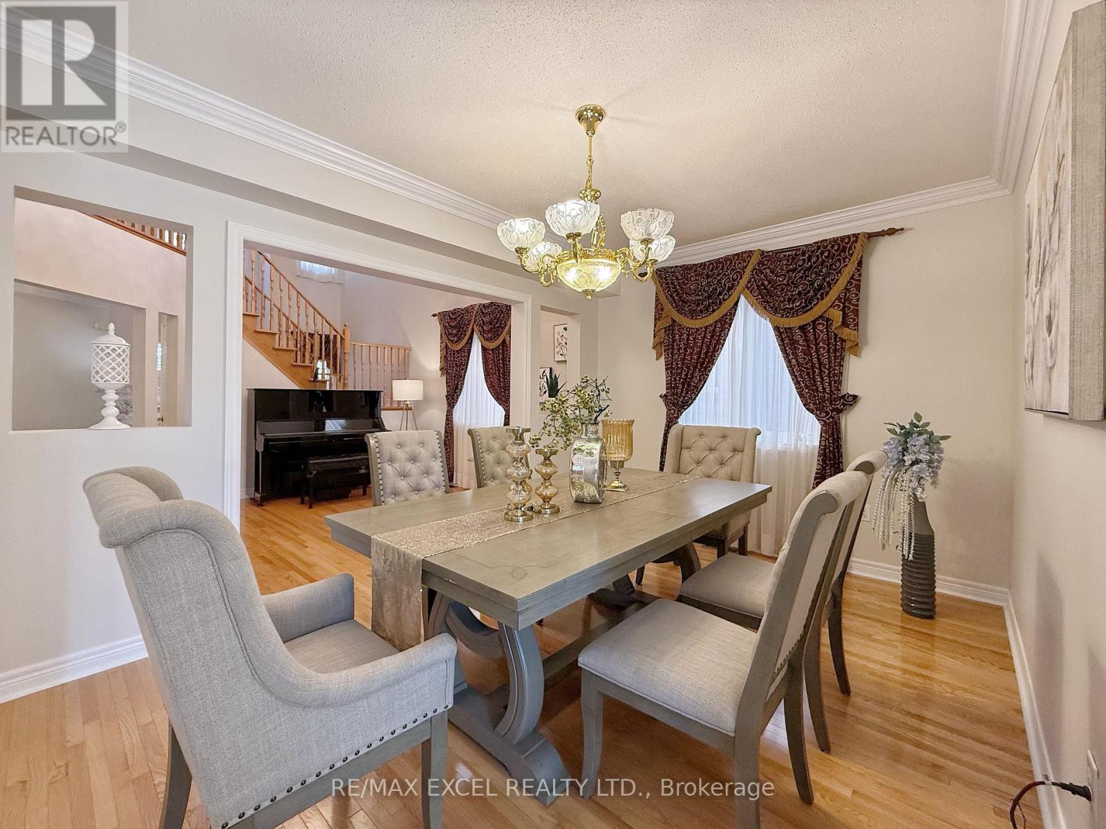 65 Falling River Drive, Richmond Hill, Ontario  L4S 2R3 - Photo 9 - N12439340
