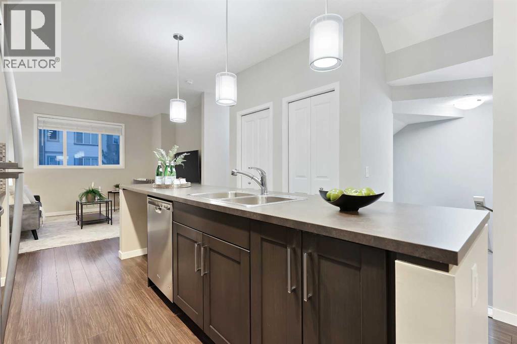 174 Copperpond Villas Se, Calgary, Alberta  T2Z 5B8 - Photo 5 - A2261881
