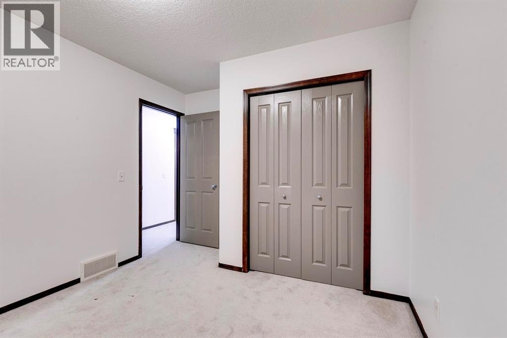 238 Elgin Manor Se, Calgary, Alberta  T2Z 4Z7 - Photo 37 - A2261156
