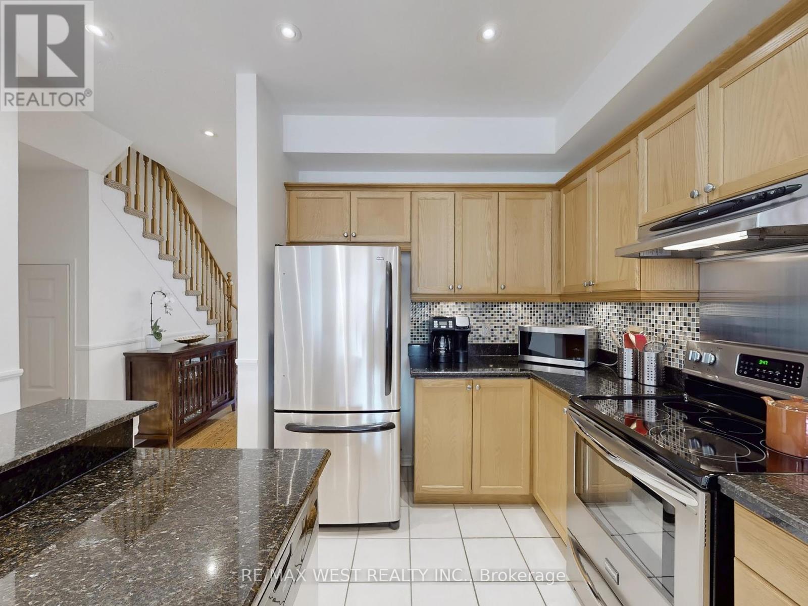 22 Sierra Drive, Toronto, Ontario  M1P 5C2 - Photo 15 - E12432623