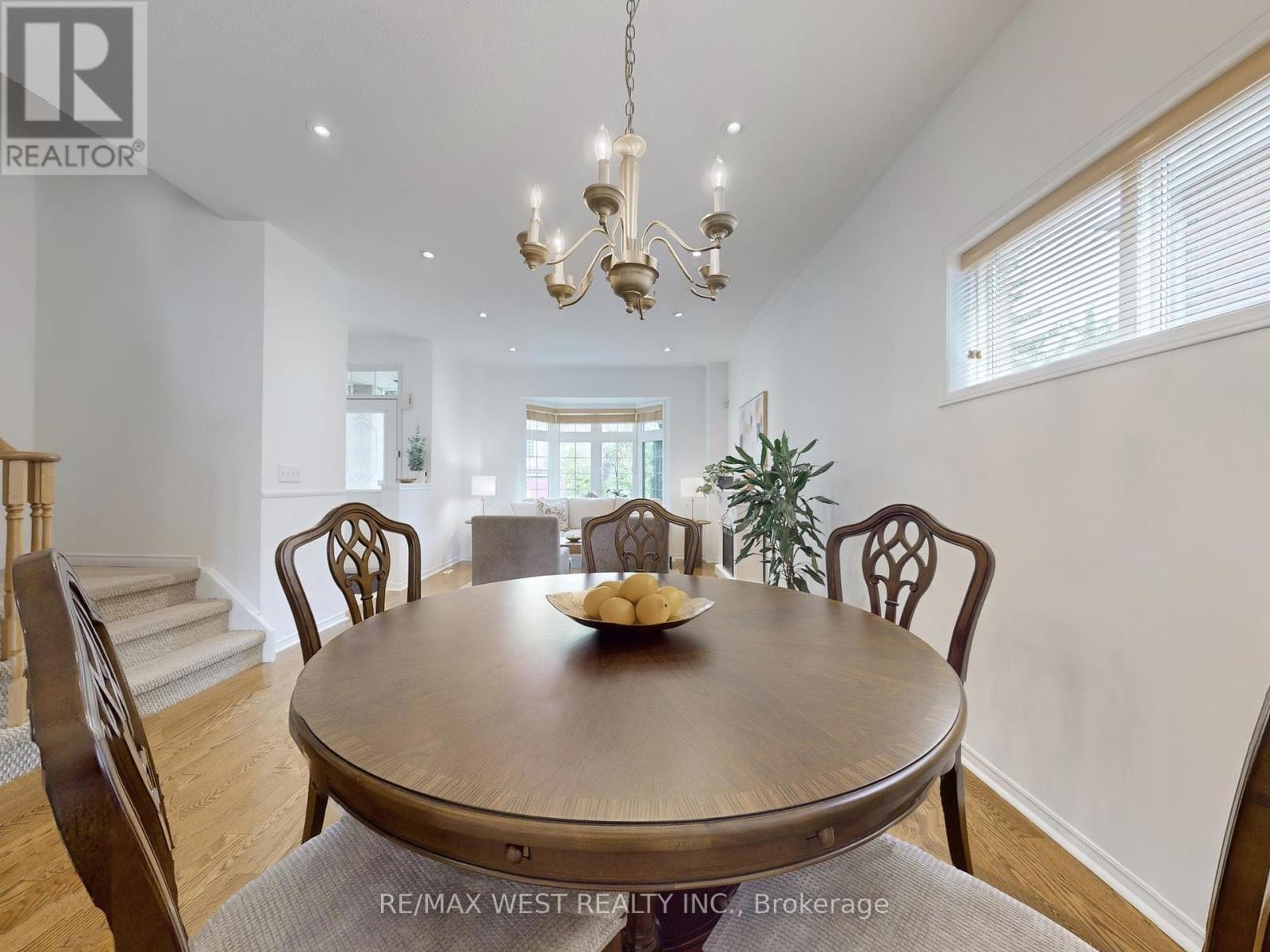 22 Sierra Drive, Toronto, Ontario  M1P 5C2 - Photo 7 - E12432623