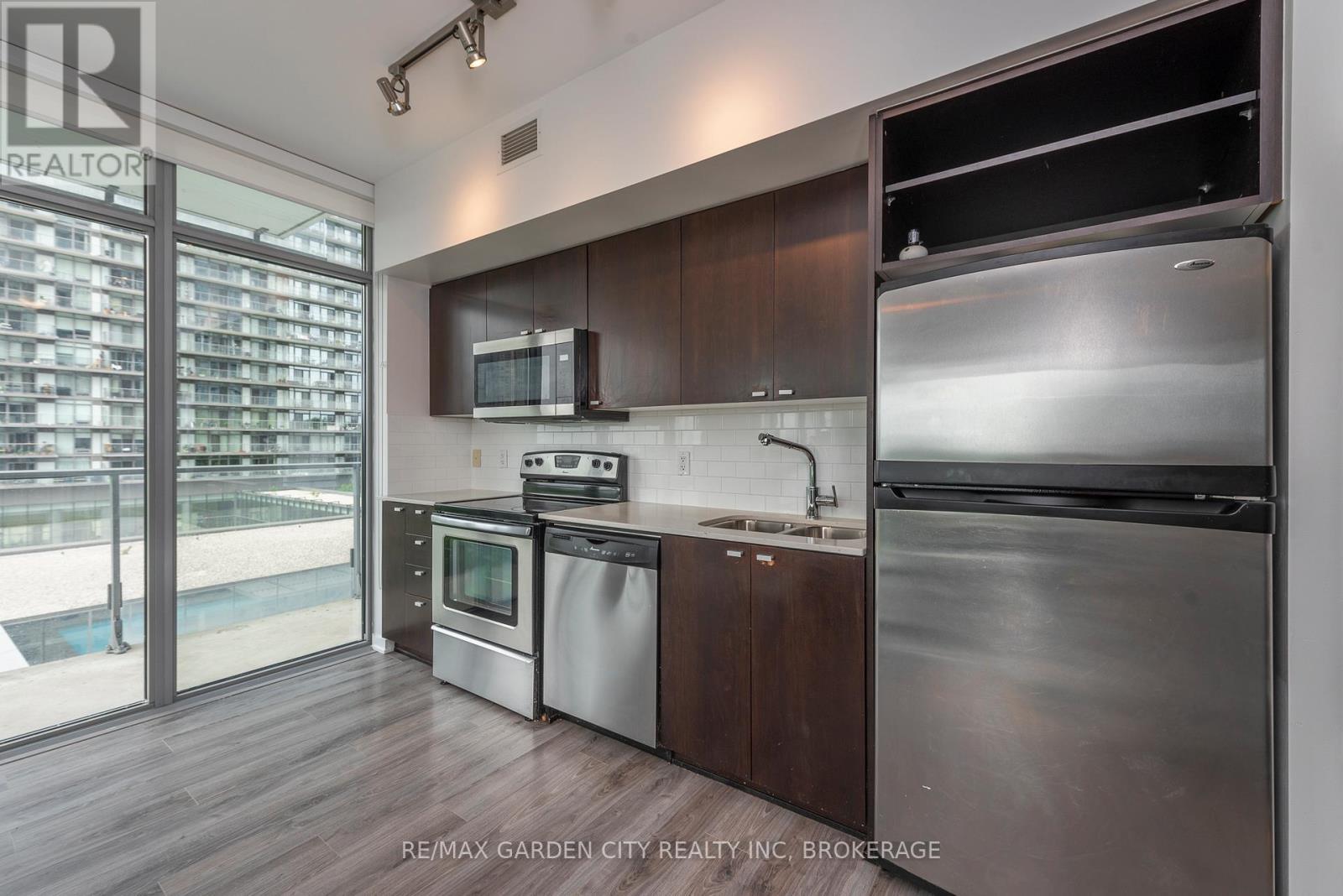 405 - 103 The Queensway, Toronto (High Park-Swansea), Ontario  M6S 5B3 - Photo 12 - W12442007