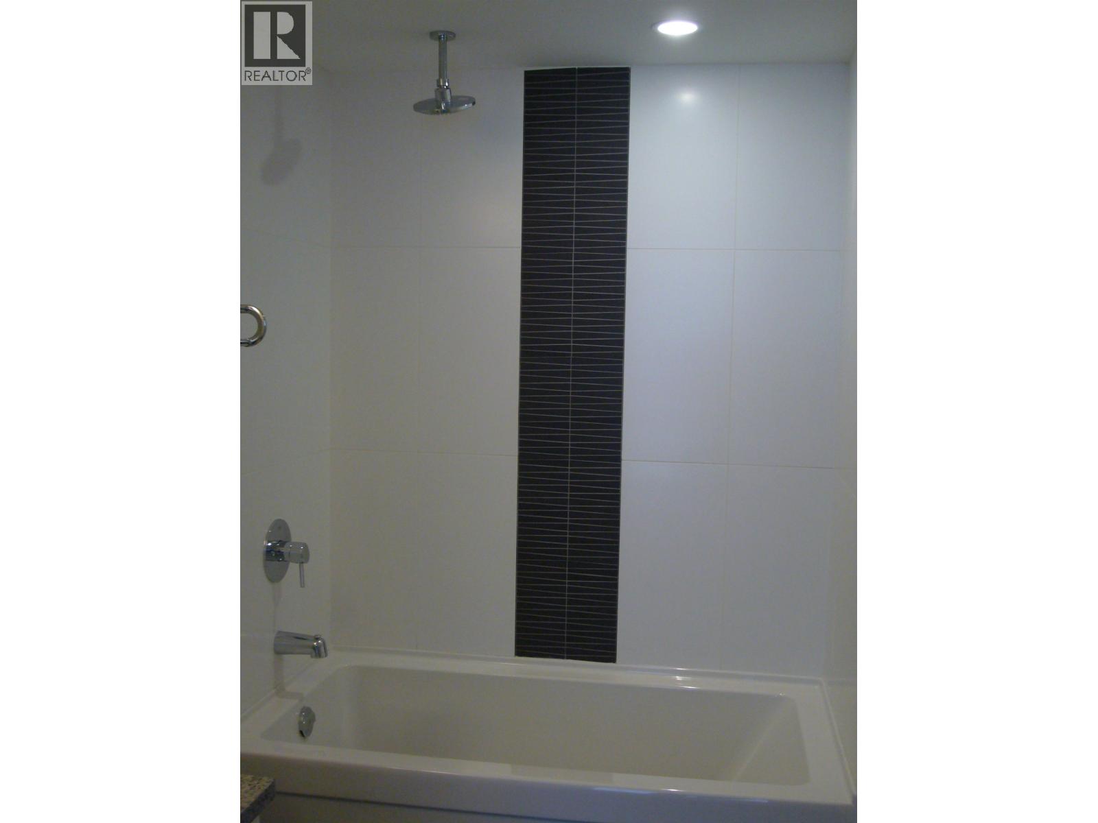 2506 2968 Glen Drive, Coquitlam, British Columbia  V3B 0C4 - Photo 9 - R3050445