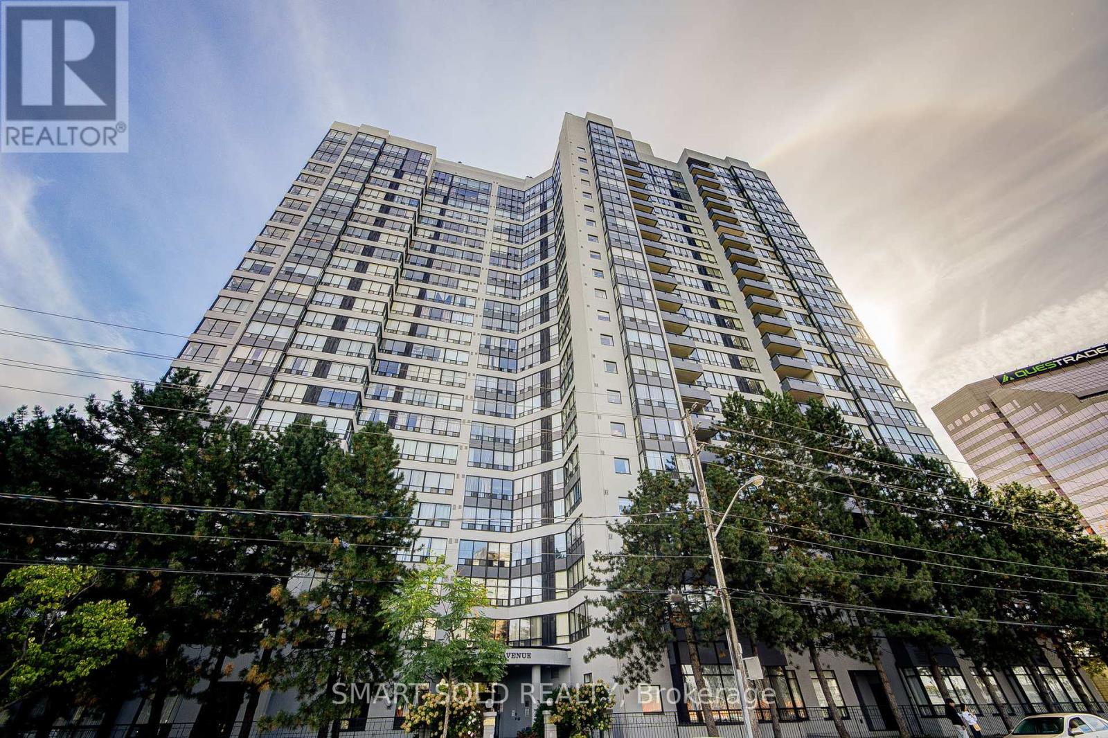516 - 7 BISHOP AVENUE, Toronto, Ontario