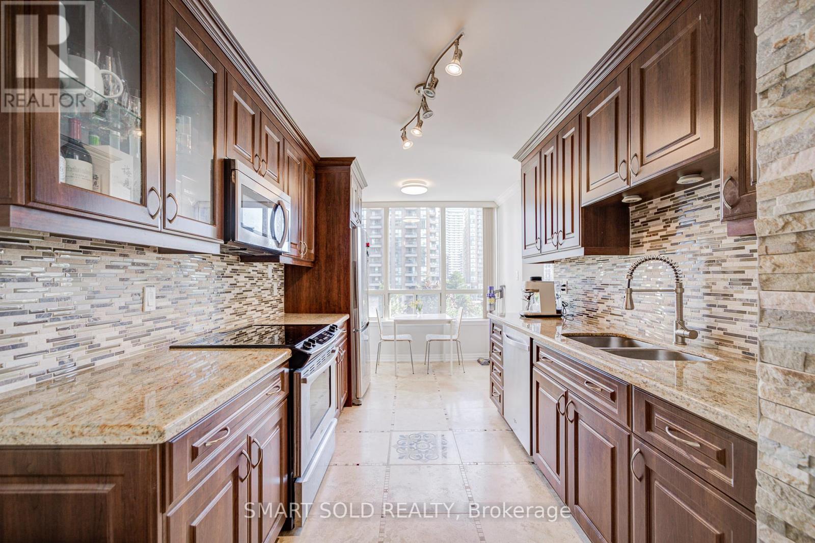 516 - 7 Bishop Avenue, Toronto (Newtonbrook East), Ontario  M2M 4J4 - Photo 10 - C12441986