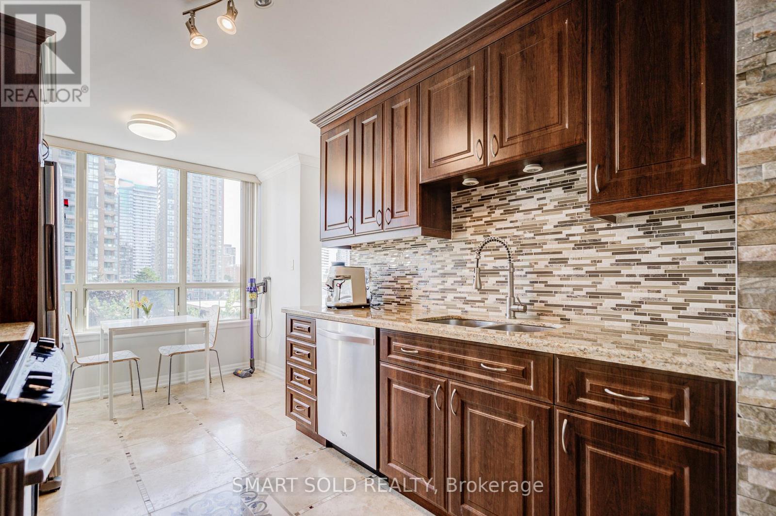 516 - 7 Bishop Avenue, Toronto (Newtonbrook East), Ontario  M2M 4J4 - Photo 9 - C12441986