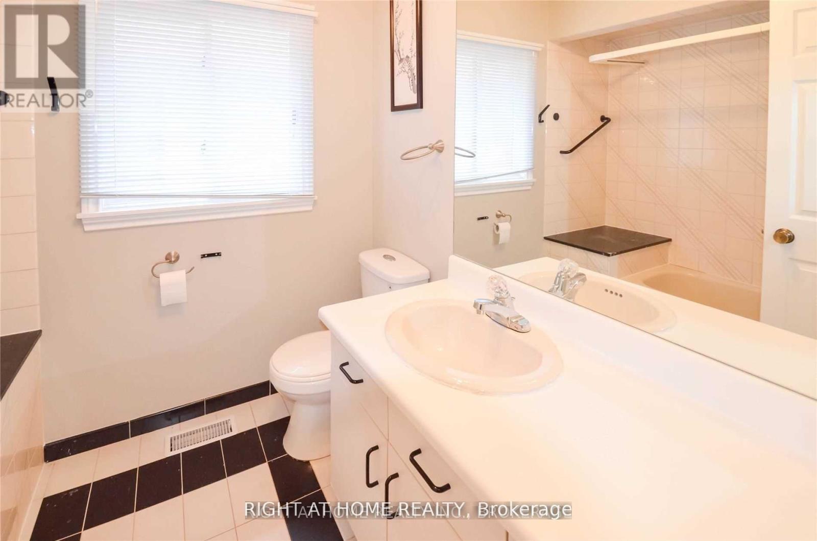 69 Clarinda Drive, Toronto, Ontario  M2K 2V2 - Photo 13 - C12442010