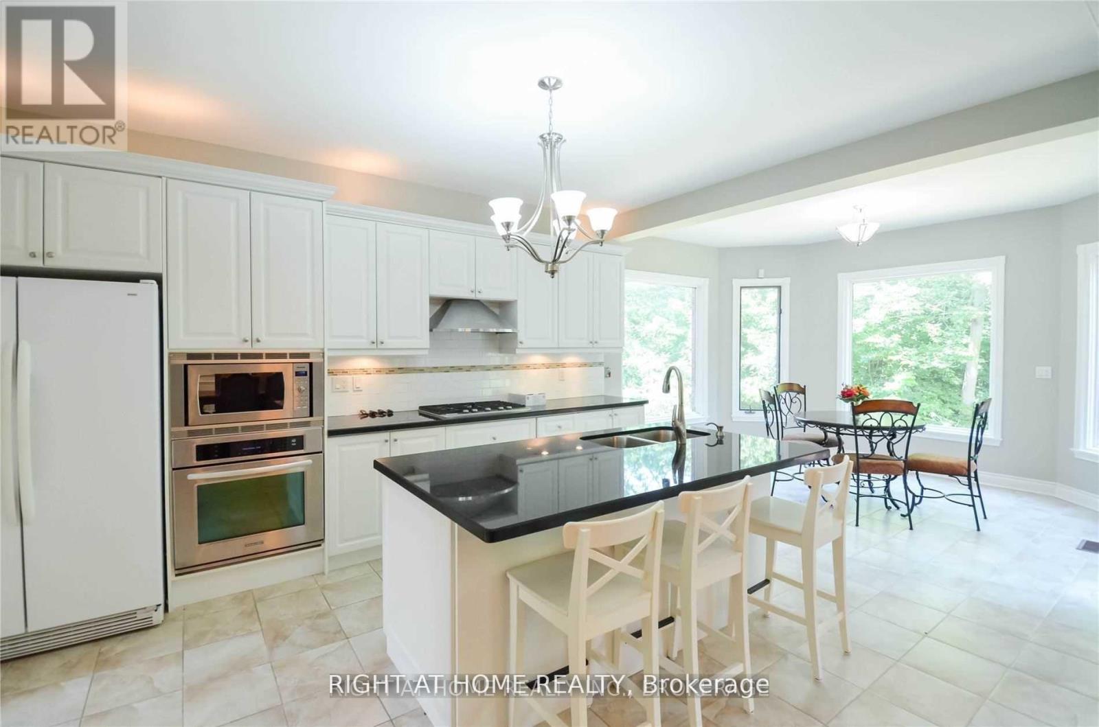 69 Clarinda Drive, Toronto, Ontario  M2K 2V2 - Photo 4 - C12442010