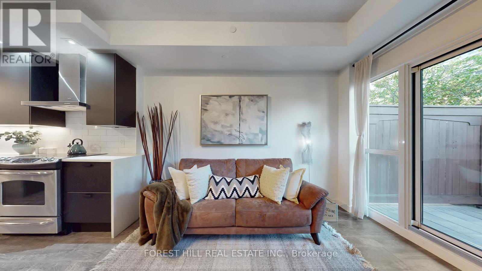 434 - 165 Legion Road N, Toronto (Mimico), Ontario  M8Y 0A1 - Photo 2 - W12441574